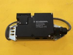 Schmersal AZM 161SK-12/12RK-024 Safety Interlock Switch - Picture 1 of 4