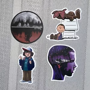 Stranger Things Aufkleber Skateboard Gepäck Laptop Telefon Gitarrenaufkleber Menge 4 - Bild 1 von 7