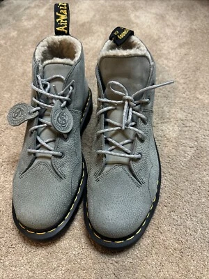 NUEVAS Botas de Mono Dr. Martens Iglesia Cuero Nubuck y Guijarro Gris Medio Talla 10 EE. UU. Foto 1 de 4
