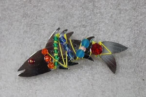 LIZTECH JEWELRYPIN BROACH SIGNED 94 Shark Fish C3-14 - Picture 1 of 2