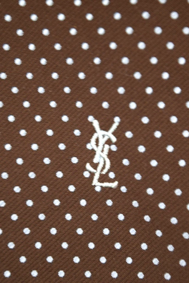 Corbata de Colección Años 70 Yves Saint Laurent Marrón Bordado Azul Lunares YSL 60" X 3.75" Foto 1 de 4
