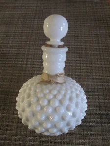 Vintage Antik Fenton Hobnail Weiß Milch Glas Parfüm Flasche mit Stopper 6x3,5 - Bild 1 von 3