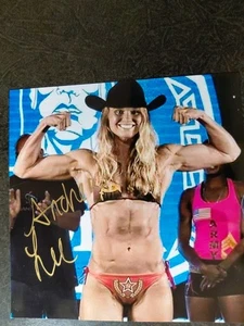 FOTO AUTÓGRAFA AUTÉNTICA FIRMADA A MANO DE ANDREA LEE 4X4 - SEXY ARTISTA MARCIAL UFC - Imagen 1 de 2