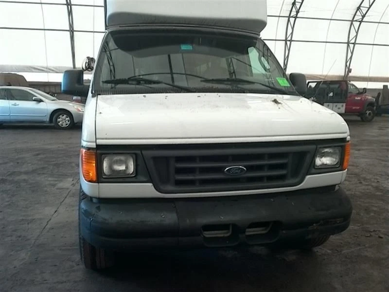 Pinça traseira direita passageiro compatível com 99-07 Ford E250 Van 2577211 - Imagem 1 de 4