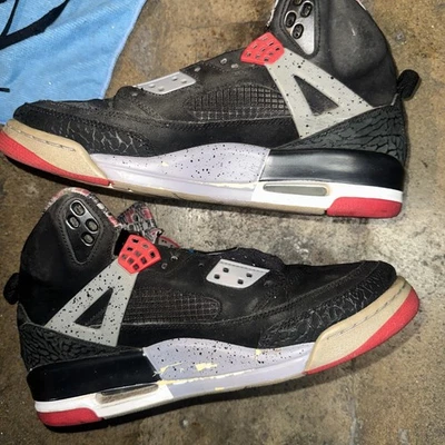 NIKE AIR JORDAN SPIZIKE BLACK VARSITY RED-CEMENT GREY 9.5 2009 MARS 315371-062 - Image 1 of 4
