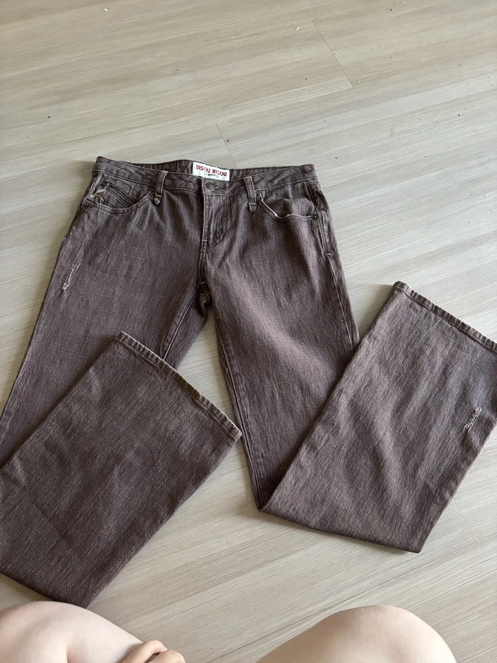 Pantalones de mezclilla para mujer Bisou Bisou marrón acampanado tiro bajo Y2K años 2000 talla 6 Foto 1 de 4