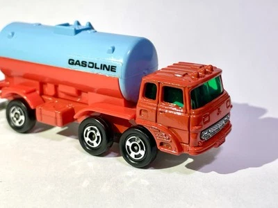 Tomica Fuso Truck Japan Gas Tanker Made In Japan  Mint - Image 1 of 4