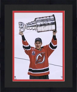 Frmd Bobby Holik New Jersey Devils Signed 16" x 20" Raising Cup Photo - Fanatics - Picture 1 of 1