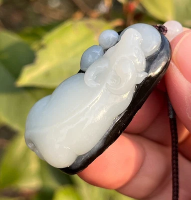 COLGANTE GANADO TALLADO A MANO JADE BLANCO HETIANO 100% NATURAL CERTIFICADO 28,2 g Foto 1 de 4