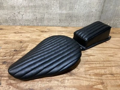 Frete grátis Solo Seat Pillion Pad BK Triumph Panhead Shovel Harley Chopper - Imagem 1 de 4