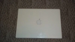 Macbook A1181 White with SSD *48 - Picture 1 of 10
