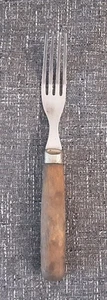 Antike 4 Zinken 8 Zoll Metallgabel mit Holzgriff - Bild 1 von 3