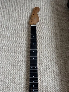 Warmoth Strat Neck Roasted Maple 6100 Jumbo 6100 Stainless Steel Frets Exc Cond! - Imagen 1 de 9