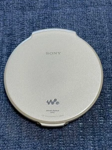 Reproductor de CD Walkman ATRAC/MP3 portátil Sony D-NE20 salida de sonido plateado confirmado - Imagen 1 de 7