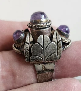 Antigua banda abierta plata esterlina amatista ornamentada caja venenosa anillo México 3 piedras - Imagen 1 de 10