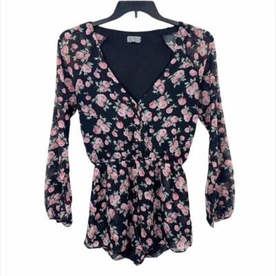 Lucca Couture 女式小号花卉长袖 V 领短裤 — 第 1/4 张图片