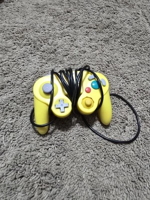 Controller Lot Xbox Gamecube Nintendo N64 - Image 1 of 4