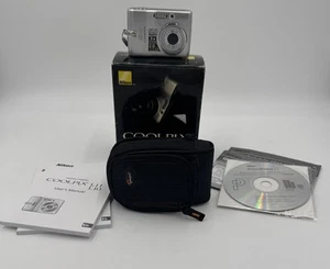 Nikon Coolpix L10 Digital Camera 5MP CCD 3x Optical Zoom Digicam Silver Case Box - Picture 1 of 9