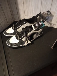 Herren Nightmare Before Christmas Niedrig Turnschuh Größe 12 Groundup Schwarz Weiß - Bild 1 von 8
