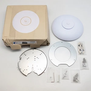 Ubiquiti Networks U7 Pro Max Tri-Band Wi-Fi 7 Access Point (U7-PRO-MAX-US) White - Picture 1 of 8