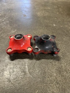 03 Polaris Predator 500 Rear Wheel Hubs - Picture 1 of 5