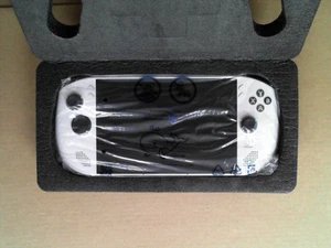 Lenovo Legion Go S 8" Gaming Handheld AMD Ryzen Z2 Go WUXGA 32GB FAST SHIPPING - Bild 1 von 1