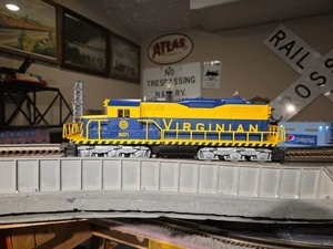 Lionel 6-8071 O Gauge Virginian VGN Blue SD-18 Diesel Engine Locomotive Lot 195 - Picture 1 of 17