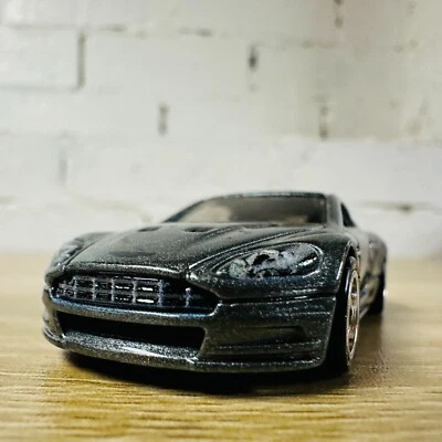 Aston Martin DBS 2014 Casino Royale 007 James Bond Grey Premium Real Riders 2010 Foto 1 de 4