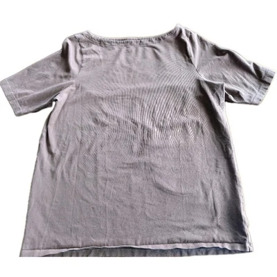 Camiseta Top Tejido Universal Standard Para Mujer Talla Pequeña (XL) Bella Cuello Barco Usada en Excelente Condición Foto 1 de 4