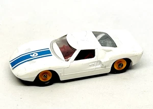 Matchbox Lesney Regular Wheels 41 Ford GT white, yellow wheels, black base mint! - Picture 1 of 3