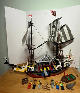 Lego 6289 RED BEARD RUNNER PIRATE SHIP RARE Retired Lego Set w manual & Box READ - Picture 1 of 14