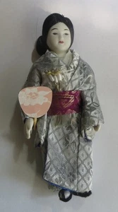 Poupée 5 de porcelaine chinoise – habits en soie – avec épingles à cheveux - - Photo 1/1