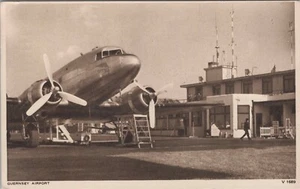 GUERNSEY AIRPORT BEA BRITISH EUROPEAN AIRWAYS DOUGLAS DC-3 VINTAGE POSTCARD - Picture 1 of 2