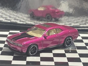1/64 Dodge Challenger SRT8 Passion Pink M27 - Bild 1 von 5