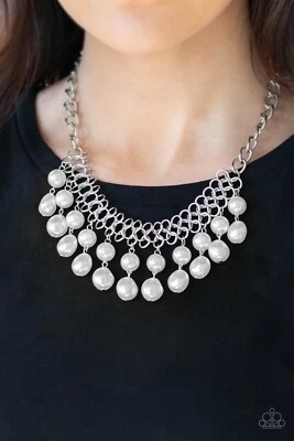 Paparazzi necklace set 5TH AVENUE FLEEK white pearls NEW - Image 1 of 4