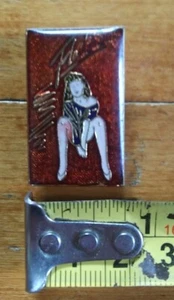 Flashdance (1983) Jennifer Beals '80s Classic Enamel LAPEL PIN BADGE - Picture 1 of 8