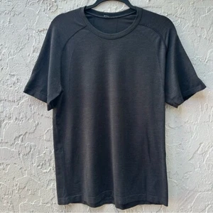 Camisa LULULEMON Hombre Mediana Metal Ventilación Correr Gimnasio Atlética Informal - Imagen 1 de 5