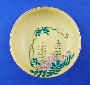 Moriage Porcelain 3 inch NUT TRINKET DISH Cream Yellow Gold Rim Made in Japan - Picture 1 of 8