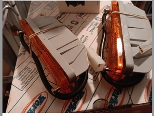 Paar (2) Blinker vorne: Golf  1 und 2 (früh) gelb Hersteller FER original für VW - Bild 1 von 3