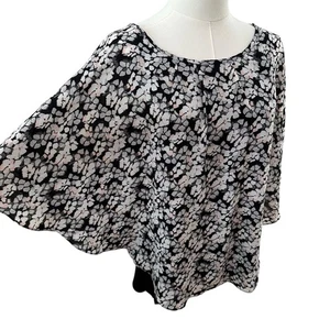 Elle Damen große schwarz rosa Blumen Tank Overlay weich fließend Halbarm Bluse - Bild 1 von 6