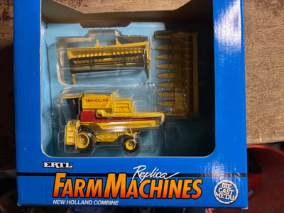 1991 ERTL Farm Machines New Holland TR97 Combine 1:64 Diecast Metal - Image 1 of 4