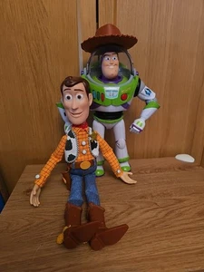 Figuras interactivas Toy Story Drop Down Woody y Buzz Lightyear funcionando - Imagen 1 de 1