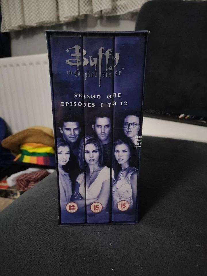 BUFFY THE VAMPIRE SLAYER SEASON ONE VHS BOX SET SEALED - Image 1 of 4