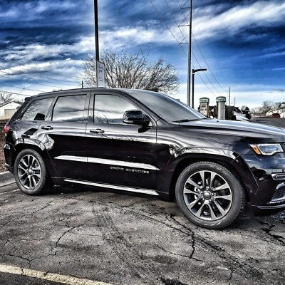 Eslabones de bajada Airlinks para Jeep Grand Cherokee 2018-2021 con suspensión neumática Foto 1 de 4