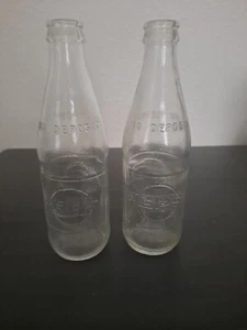 Dos botellas PEPSI COLA 1968 10 OZ en relieve RELLENAR DESECHAR CORRECTAMENTE las marcas - Imagen 1 de 5