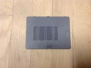 MEMORY COVER DOOR PLATE #V000939270--TOSHIBA SATELLITE L505/L505D/L500 LAPTOP - Picture 1 of 2