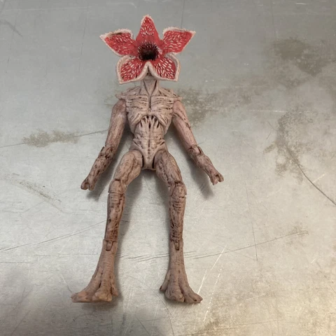 STRANGER THINGS Demogorgon 7” Vinyl Action Figure BANDAI Loose Figure No Hands Cover