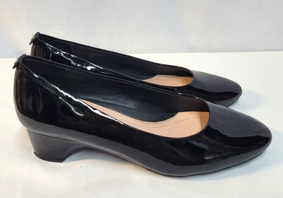 Tacón de cuña Taryn Rose charol negro punta almendra talla 9,5 - ¡Usado UNA VEZ! Foto 1 de 4