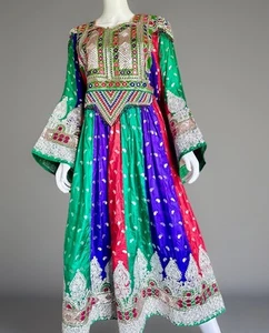 Buntes Kuchi Kleid Handarbeit stark Perlen bestickt verspiegelt Boho Braut - Bild 1 von 16