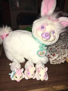 Vintage 1993 Hasbro Bunny Surprise weiß 3 Babys Top Zustand! Retro Fun!! - Bild 1 von 7